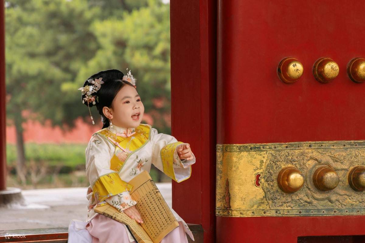 Esperienza di fotografia in costume antico a Pechino [Abiti a scelta + Trucco raffinato + Fotografo professionista]